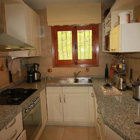 Chrisuli - Well Furnished With Panoramic Views In * Moraira