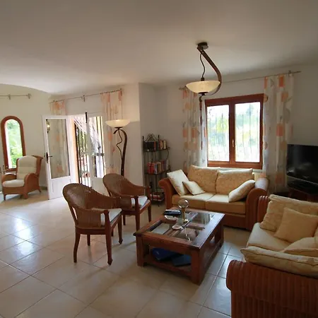 Chrisuli - Well Furnished With Panoramic Views In * Moraira